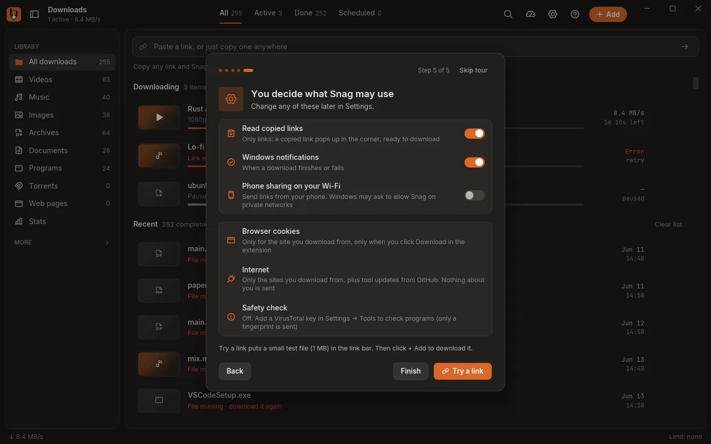Snag’s first-run tour: switches for copied links, notifications and phone sharing, and what Snag does with cookies, the internet and the safety check